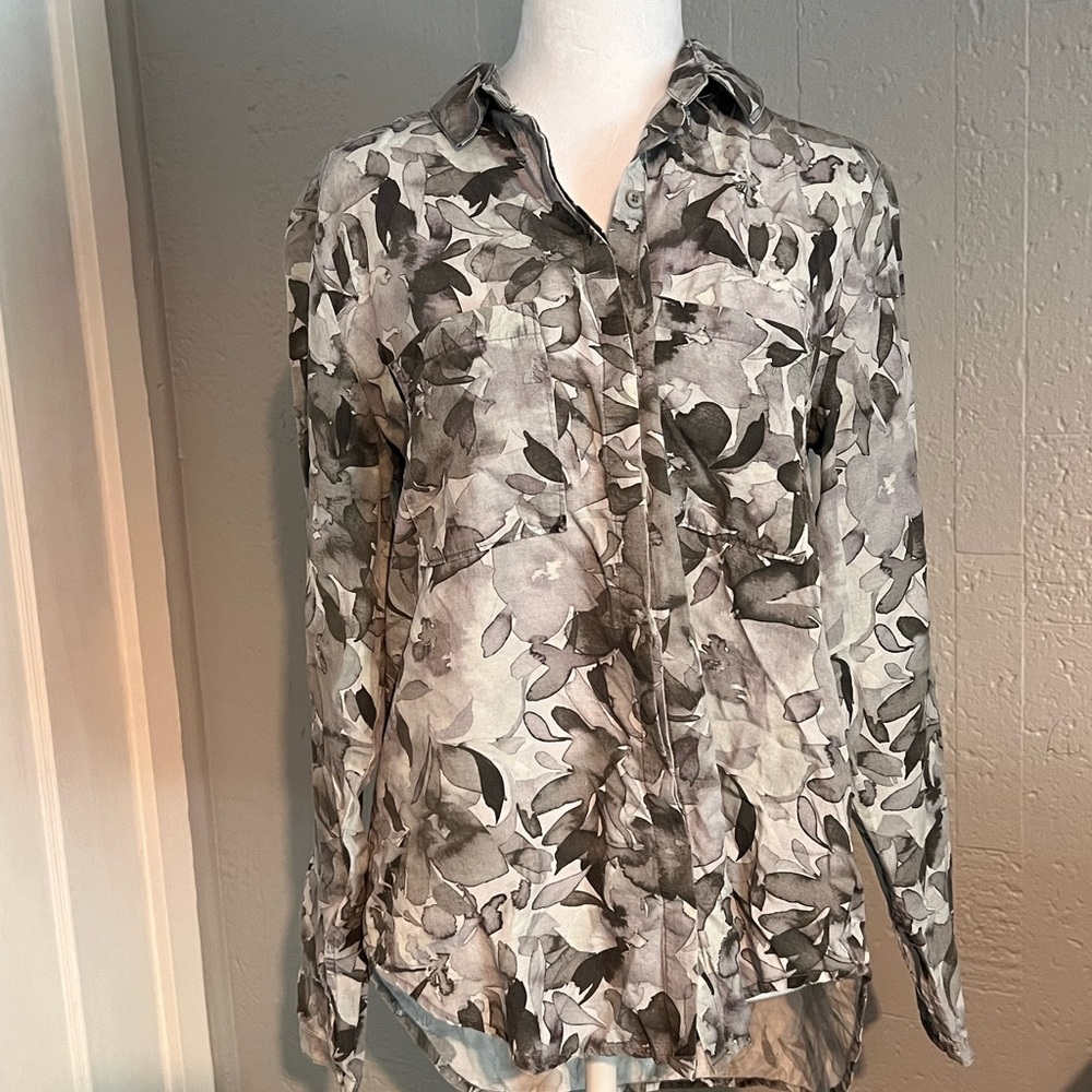 Cloth and Stone Floral Button-Up Blouse